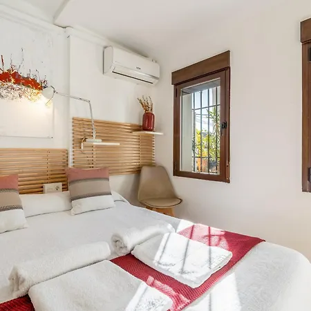 Casa Alhambra - Centro Historico Con Jardin Privado Апартаменты *